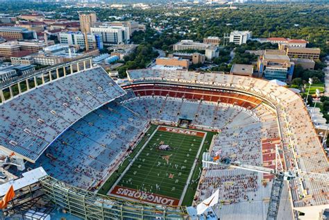 Texas college football returns to UT-Austin under pandemic restrictions | The Texas Tribune