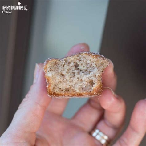 Mini gogosi keto cu scortisoara / Keto cinnamon mini donuts - Madeline.ro