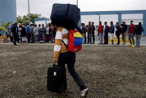 Venezuelan migrants pour into Peru before new rules enforced