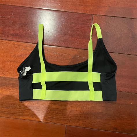 Onzie sports bra , size M/L - Depop