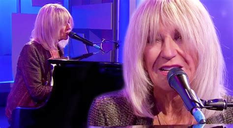 Christine McVie Plays A Breathtaking Performance of 'Songbird' On BBC ...