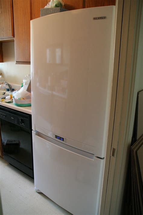 Moving Sale Until May 10th: Samsung Bottom Freezer Refrigerator (Energy Saver!)