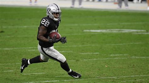 Raiders RB Josh Jacobs ’embarrassed’ by recent performance