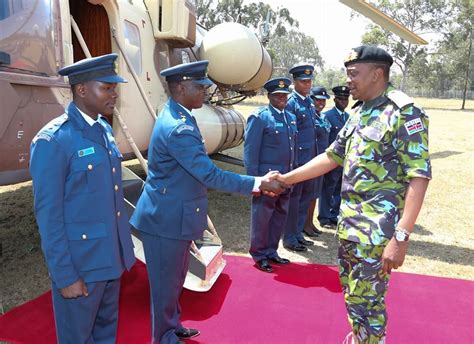 Uhuru Kenyatta Steps Out In Army Uniform Again (Photos)