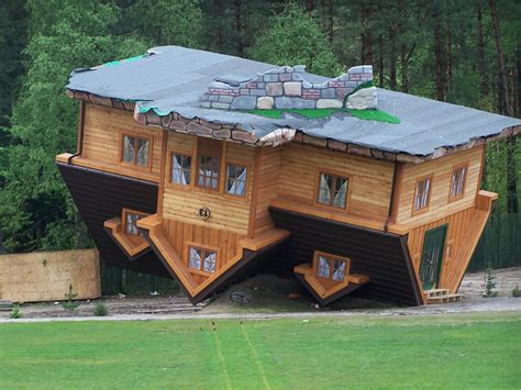 7 Amazingly Strange and Unusual Looking Houses - Lost Waldo