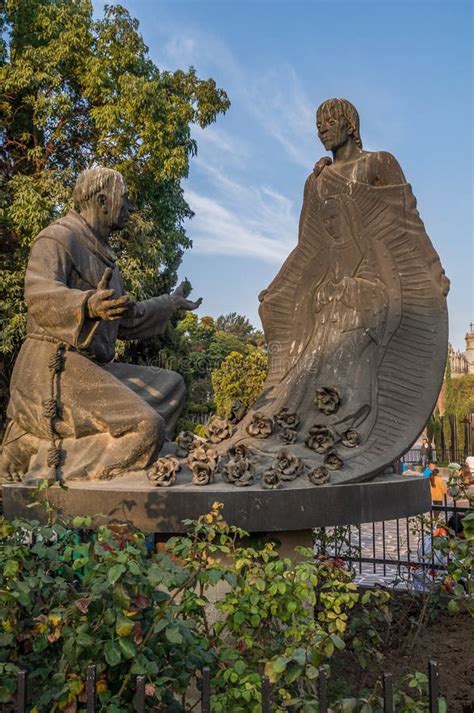 Sculpture of Juan Diego and Fray Juan De Zumarraga. Editorial Photography - Image of bishop ...