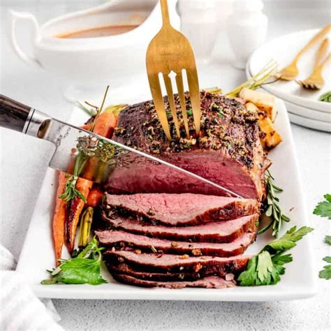 Easy Christmas Beef Roast {Eye of Round}