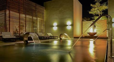 NIZUC Resort and Spa vs Moon Palace Cancun | Tripexpert