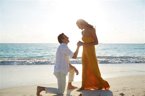 16 Romantic Beach Proposal Ideas | BEACHES