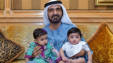 Sheikh Hamdan shares a photo of Sheikh Mohammed being a doting grandfather – Emirates Woman