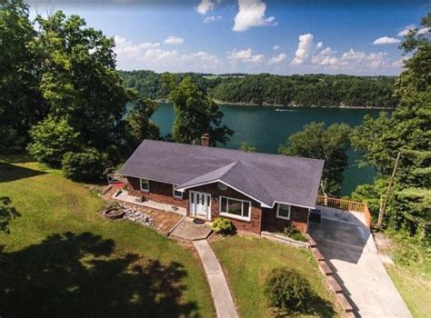 8 Lakefront Rentals On Lake Cumberland For A Kentucky Getaway