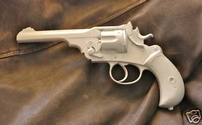 Indiana Jones Gun - Webley WG Resin Prop Model Kit | #100789778