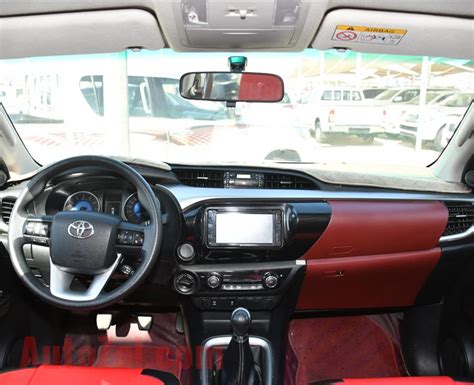 TOYOTA HILUX SR5- 2018- WHITE- 74 000 KM- GCC SPECS