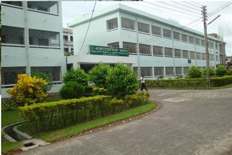 PSTU Central Library Hall Facilities