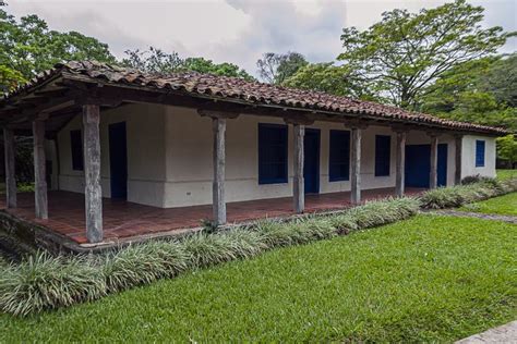 Aquellas casas de campo que marcaron una época • Semanario Universidad