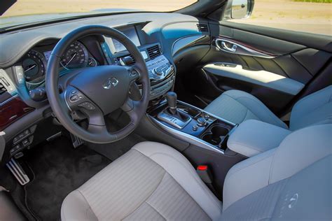 2014 - 2015 Infiniti QX70 Review - Top Speed