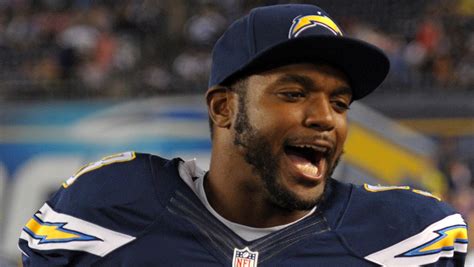 Chargers linebacker Dwight Freeney healthy, hungry for sacks