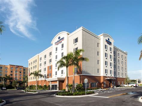 Extended Stay Hotel in Kendall, FL | Candlewood Suites Miami Exec ...