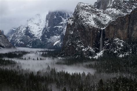 Tunnel View Storm and Mist