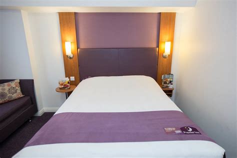 Premier Inn London City | Secure Your Holiday, Self-Catering, or Bed and Breakfast Booking Now!