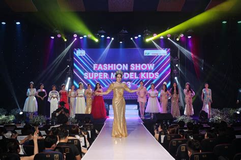 Hoa Hậu Nhân Ái Dương Ngọc Giàu Đảm Nhận Vai Trò Cố Vấn Chuyên Môn Trao Giải Tại Fashion Show ...