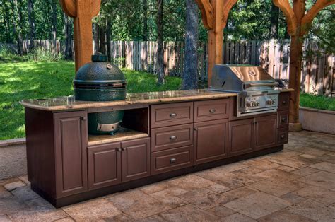 10 Outdoor Kitchen Ideas to Make You a Big Green Egg Chef: Click Here!