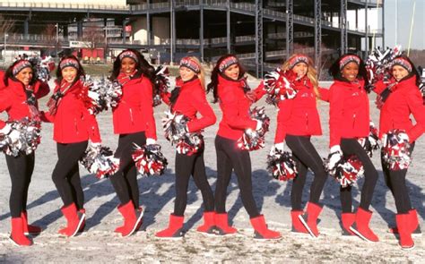 New England Patriots Cheerleaders in Ugg – Footwear News