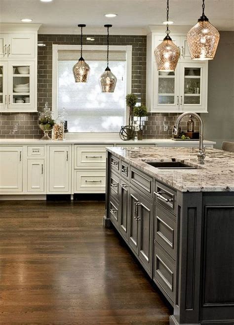 Awesome 56 Awesome Farmhouse Style Kitchen Cabinet Design Ideas. More at https://homedecorizz ...