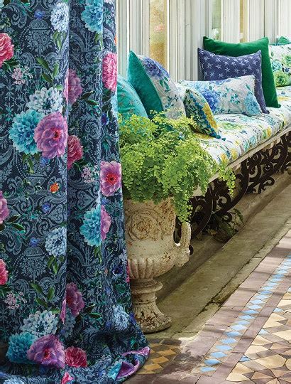 Duchess Garden tissu ameublement design floral pour chaise fauteuil canapé rideaux, de Matthew ...