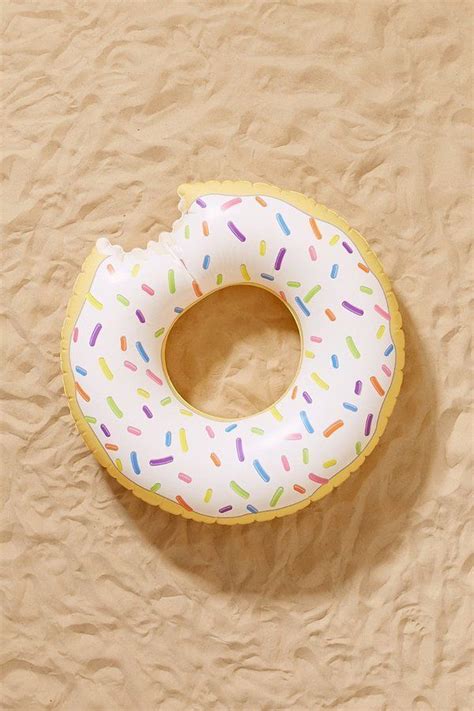 20 Fun and Unique Pool Floats Under $30 | Donut pool float, Cute pool ...