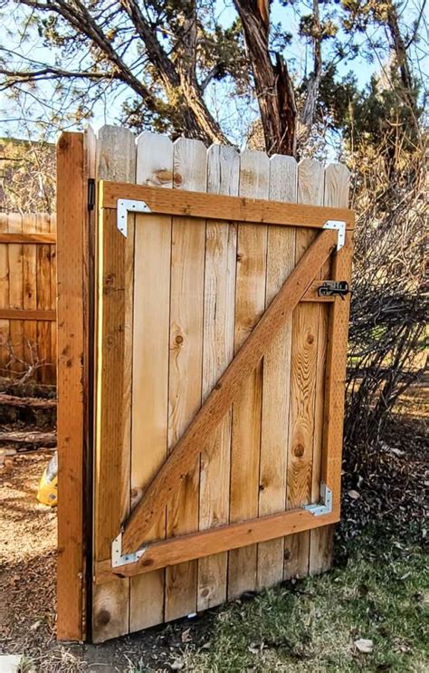 How to Build a Wood Fence In Your Backyard - Making Manzanita