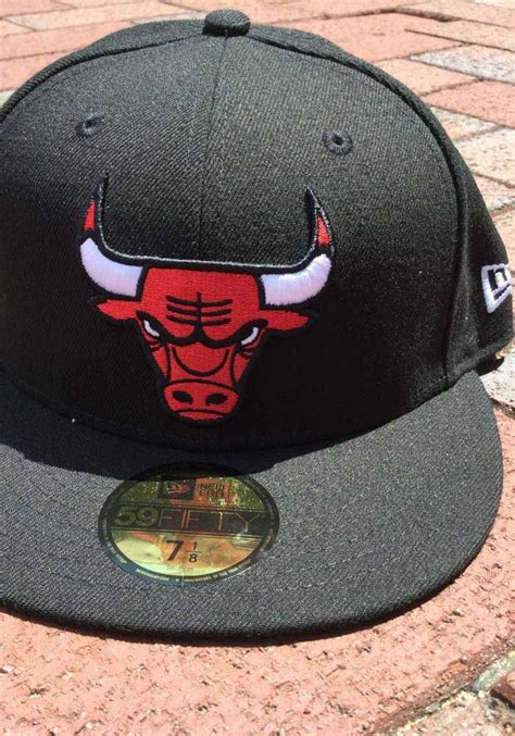 New Era Chicago Bulls Mens Black 59FIFTY Fitted Hat | Chicago bulls, Fitted hats, Chicago bulls ...