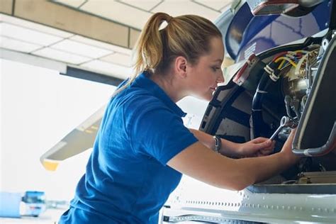 Aircraft Mechanic Curriculum: What Do You Learn? | SJVC