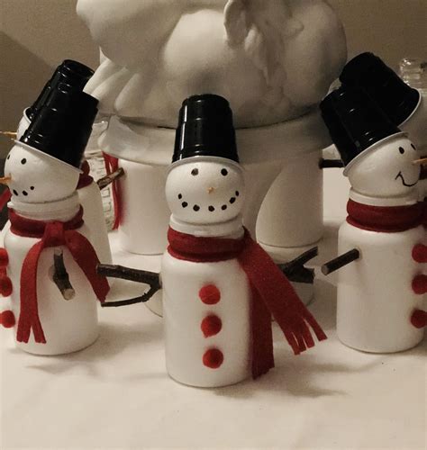 DIY Pill Bottle Snowman | Pill bottle crafts, Medicine bottle crafts, Bottle crafts