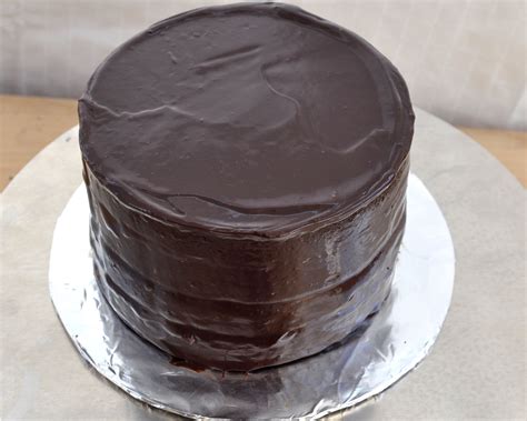 Beki Cook's Cake Blog: Chocolate Ganache Icing {Recipe}