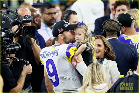 Photo: matthew stafford wife kelly kids celebrate win 08 | Photo ...