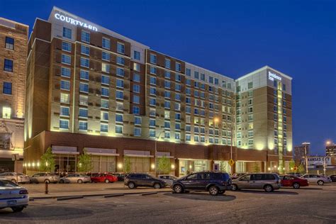 RESIDENCE INN BY MARRIOTT KANSAS CITY DOWNTOWN/CONVENTION CENTER $140 ...