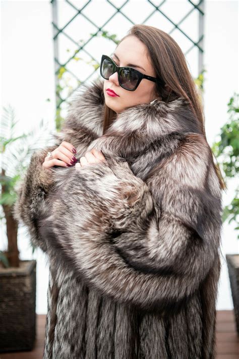 152 GORGEOUS SILVER FOX FUR COAT LUXURY FUR EXTRA LONG BEAUTIFUL LOOK SIZE 2XL | eBay | Fur coat ...