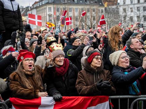 Queen Mary, King Frederik X Denmark coronation: Telling moment as crowd ...