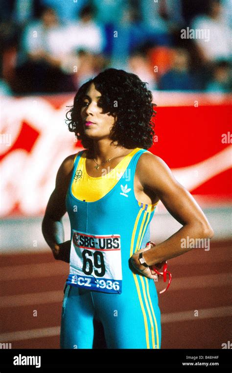 Details more than 123 florence griffith joyner nails super hot - ceg.edu.vn