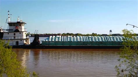 Mississippi River towboat exchange - YouTube