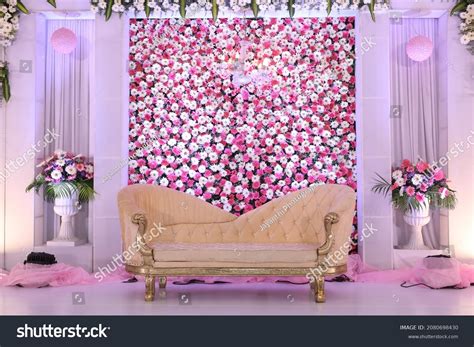 Wedding Stage Decoration With White Flowers