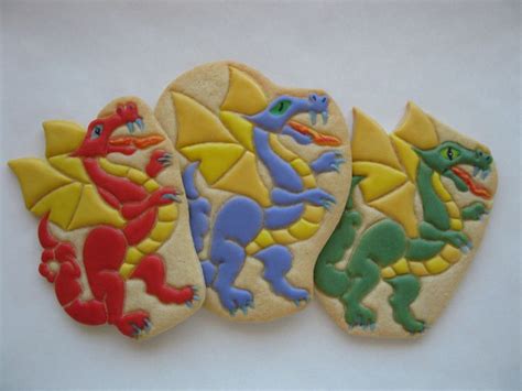 Dragon Sugar Cookies by ~ Jinnee Parr ~ | Dragon cookies, Dinosaur ...