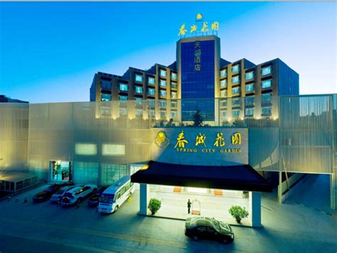 Best Price on Kunming Spring City Garden Tianhong Hotel in Kunming ...