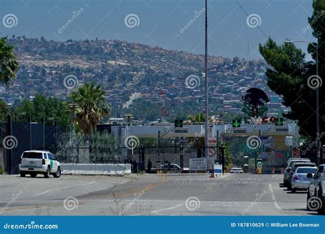 Border Crossing at Tecate, Mexico Editorial Stock Image - Image of ...