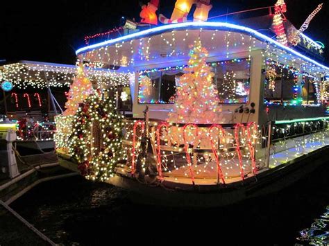 Where Can I View Christmas Lights on Alabama's Lakes? - Lakefront ...