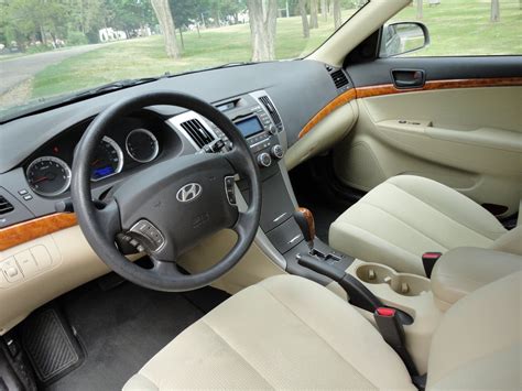 2010 Hyundai Sonata - Interior Pictures - CarGurus