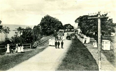 Redcliffe Parade in Redcliffe, Queensland in 1912. Brisbane Queensland, Queensland Australia ...