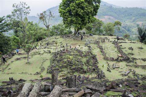 SITUS MEGALITIKUM GUNUNG PADANG | ANTARA Foto