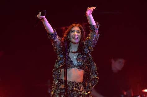 Lorde concert review: A different kind of buzz at the 'Melodrama' tour ...